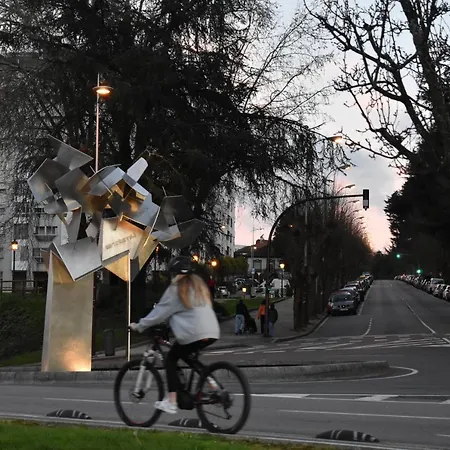 Apartman Vistas A La Ria Y Garaje En El Castro, Centro *