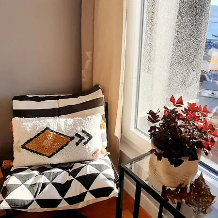 Vistas A La Ria Y Garaje En El Castro, Centro