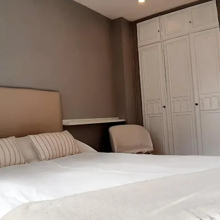 Apartman Vistas A La Ria Y Garaje En El Castro, Centro