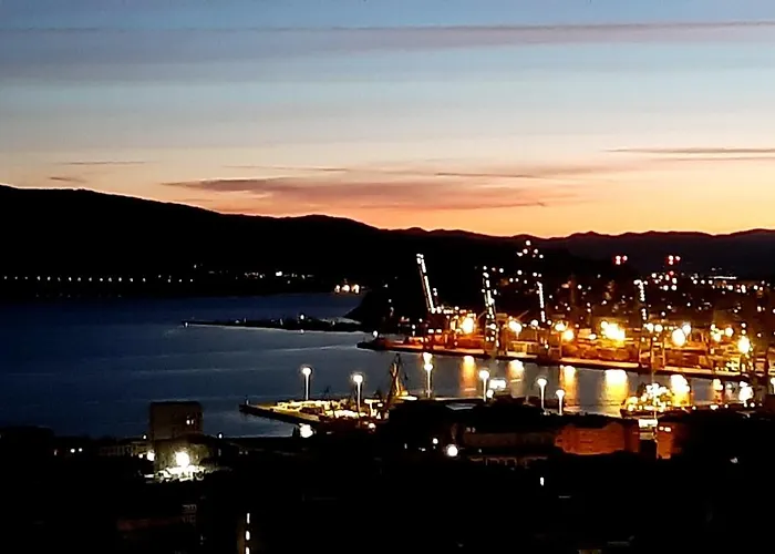 Vistas A La Ria Y Garaje En El Castro, Centro Comarca de Vigo